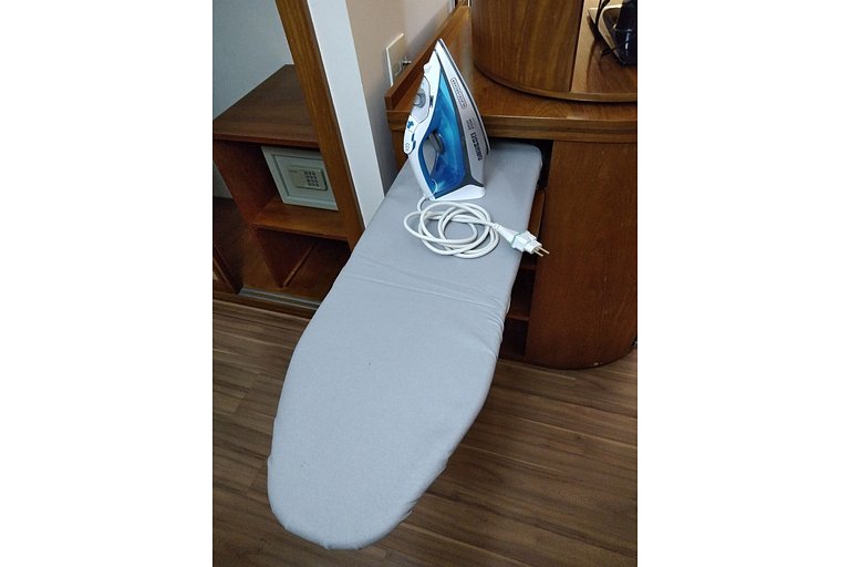 Flat Rua Borges Lagoa 1179 c/ garagem UH1008