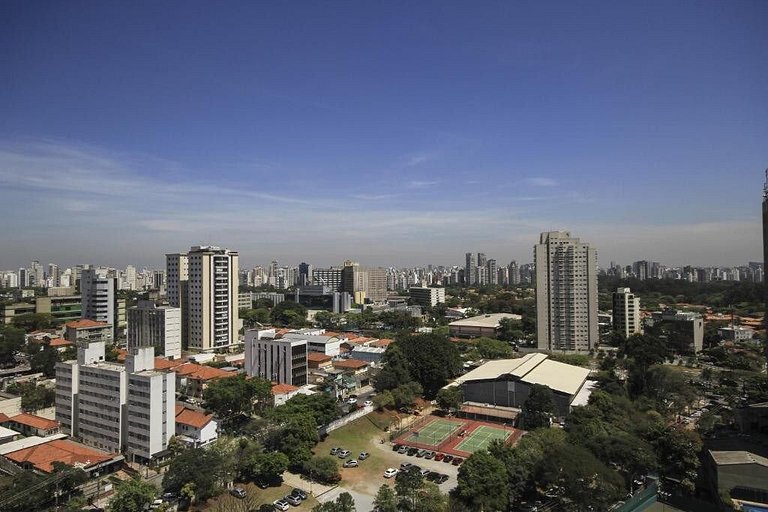 Flat Bienal Ibirapuera UH607