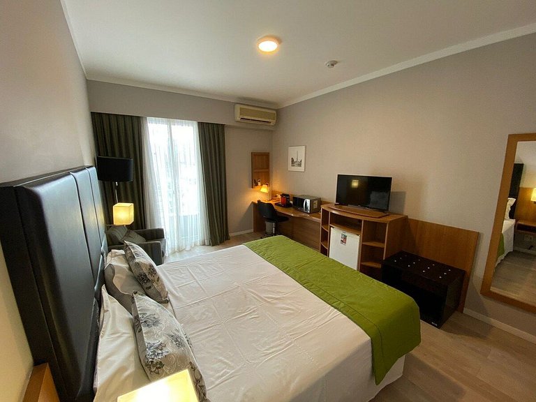 Flat Av. Sabia 825, Metro Moema -Av. Ibirapuera