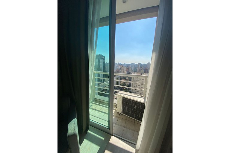 Flat Av. Sabia 825, esquina av. Ibirapuera