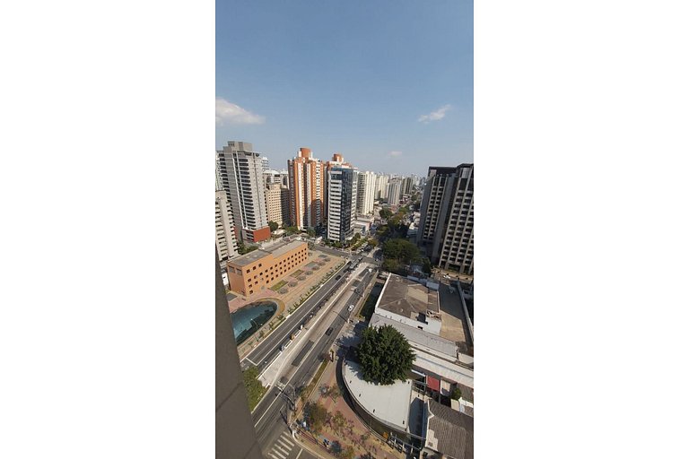 Flat Av. Sabia 825, esquina av. Ibirapuera