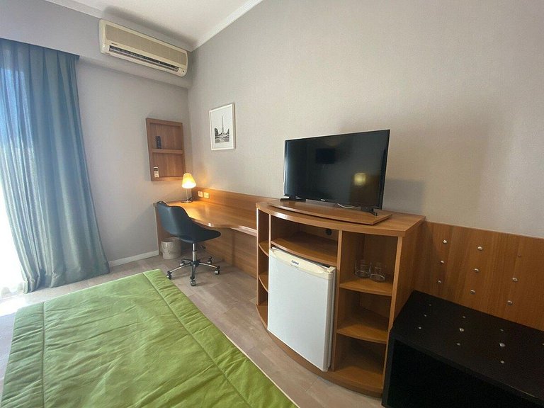 Flat Av. Sabia 825, esquina av. Ibirapuera