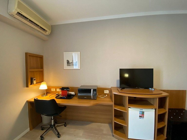 Flat Av. Sabia 825, Metro Moema -Av. Ibirapuera