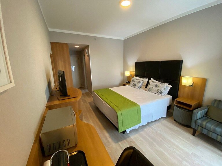 Flat Av. Sabia 825, esquina av. Ibirapuera