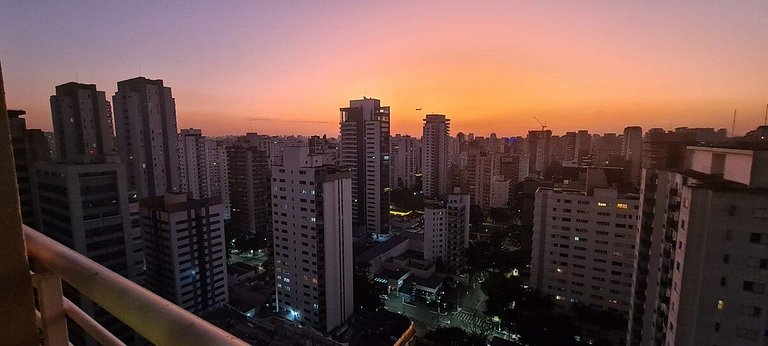 Flat Av. Sabia 825, esquina av. Ibirapuera