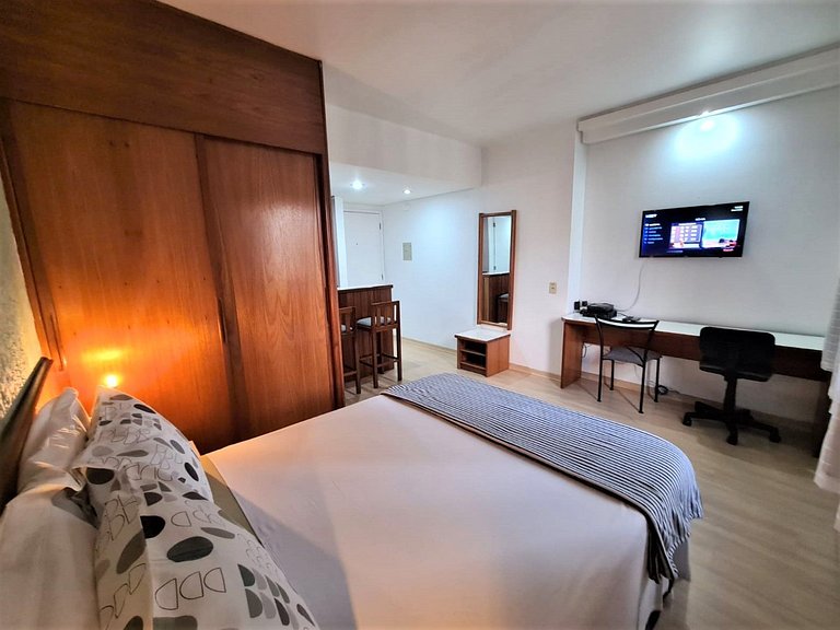 Flat Moema l limpeza e garagem - UH 1903