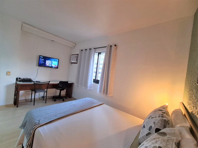 Flat Moema l limpeza e garagem - UH 1903