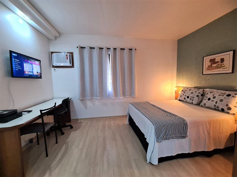 Flat Moema l limpeza e garagem - UH 1903