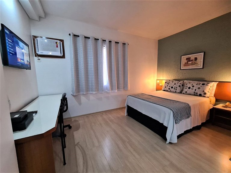 Flat Moema l limpeza e garagem - UH 1903