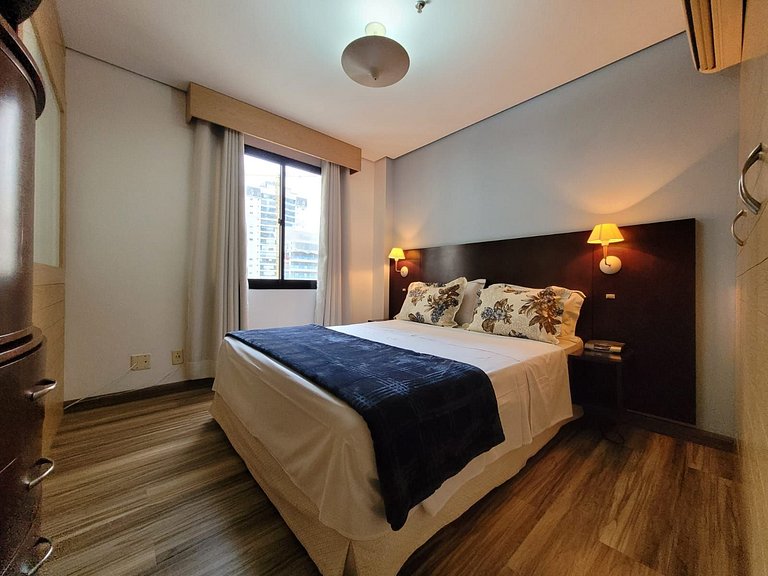 ApartHotel com internet de 300Mb serviço de limpeza diária