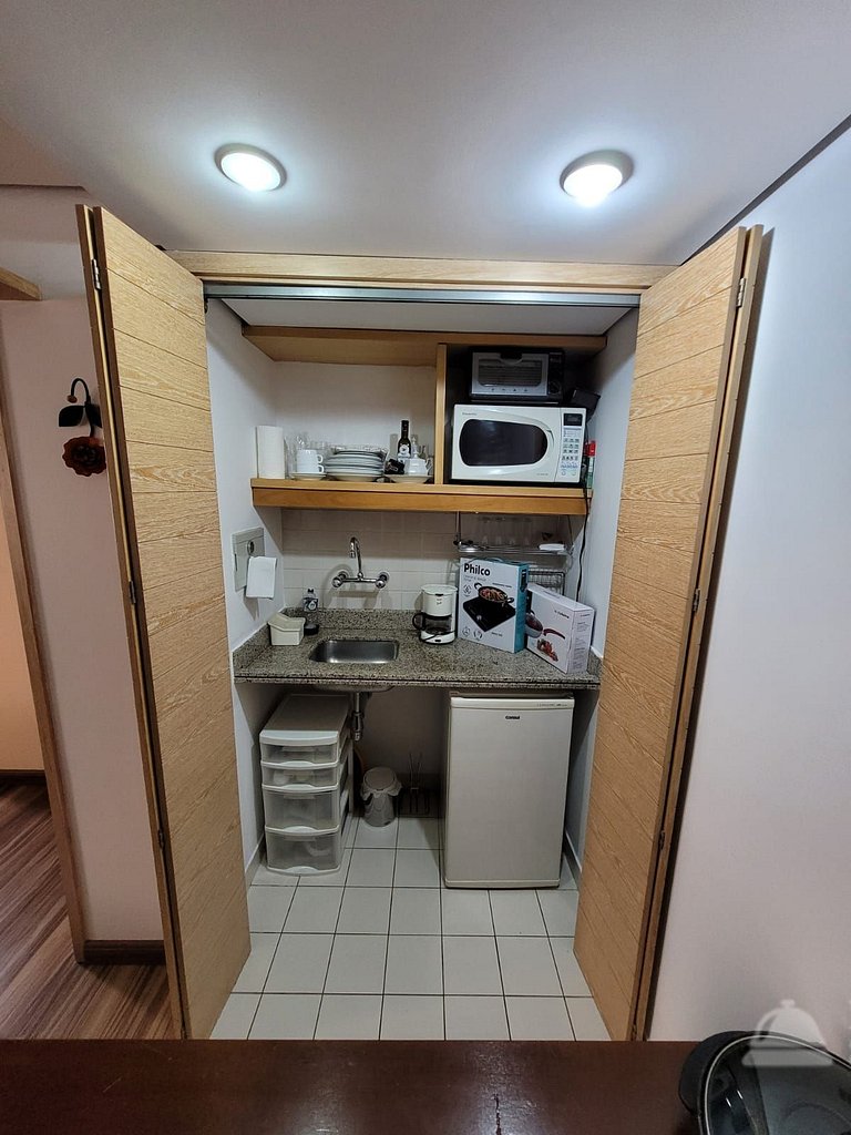 ApartHotel com internet de 300Mb serviço de limpeza diária