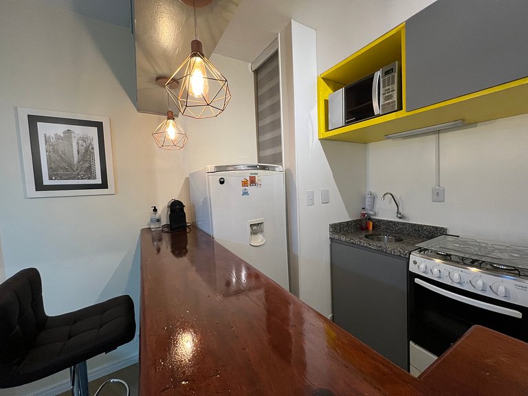 Studio internet rápida garagem ar condicionado