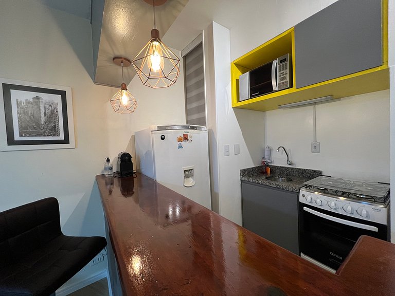 Studio internet rápida garagem ar condicionado