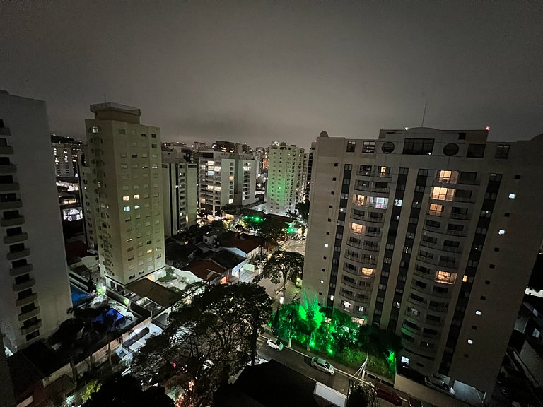 Studio internet rápida garagem ar condicionado último andar