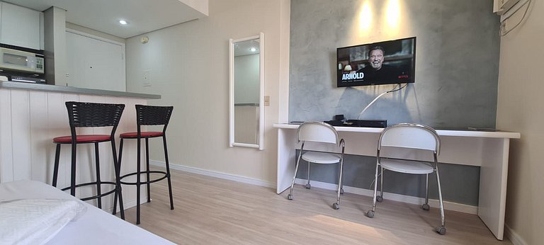 Ar-condicionado + 300mb Wi-Fi | 5min do Metrô - UH2103