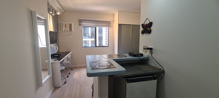 Ar-condicionado + 300mb Wi-Fi | 5min do Metrô - UH2103