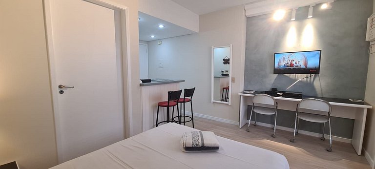 Ar-condicionado + 300mb Wi-Fi | 5min do Metrô - UH2103