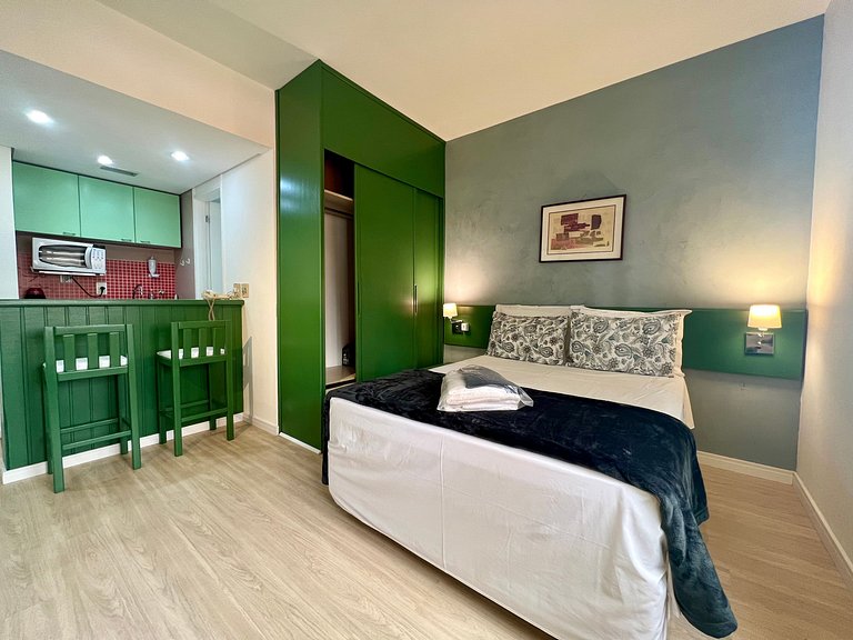 QI Flat Ibirapuera c/ manobrista e ar condicionado Moema UH1