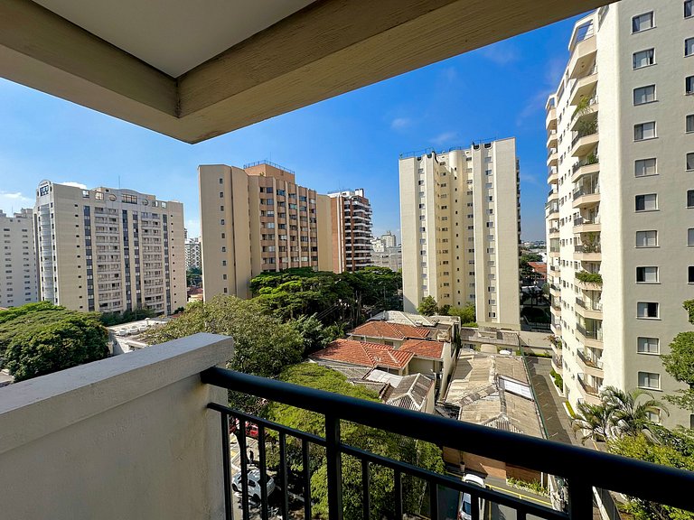 Apart-Hotel próximo metrô Moema c/ Garagem