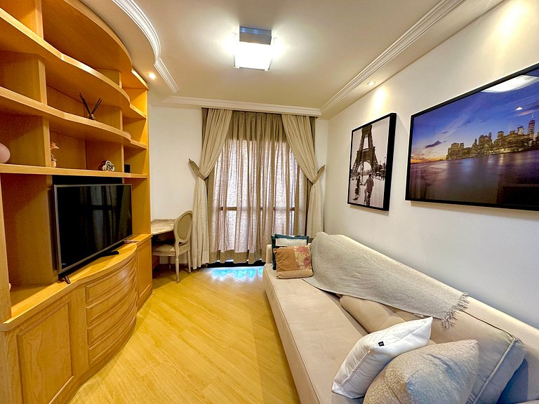 Apart-Hotel próximo metrô Moema c/ Garagem