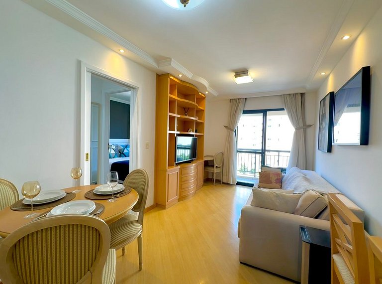 Apart-Hotel próximo metrô Moema c/ Garagem