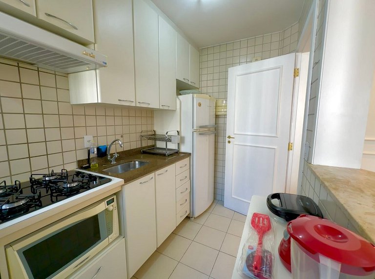 Residencial com serviços e garagem em Moema