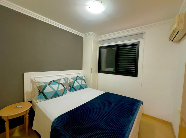 Residencial com serviços e garagem em Moema