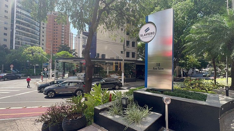 Flat Itaim Bibi Ibirapuera na Rua Tuim 18 - UH1205