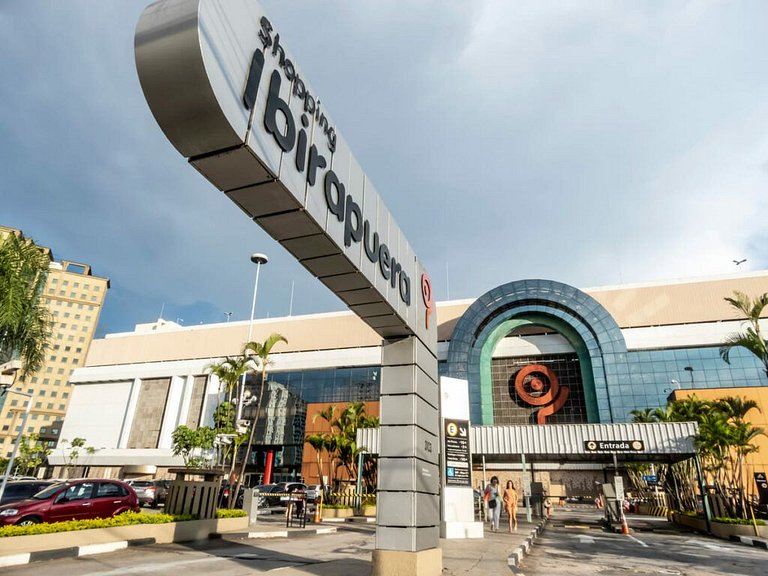 Apart-Hotel próximo metrô Moema c/ Garagem