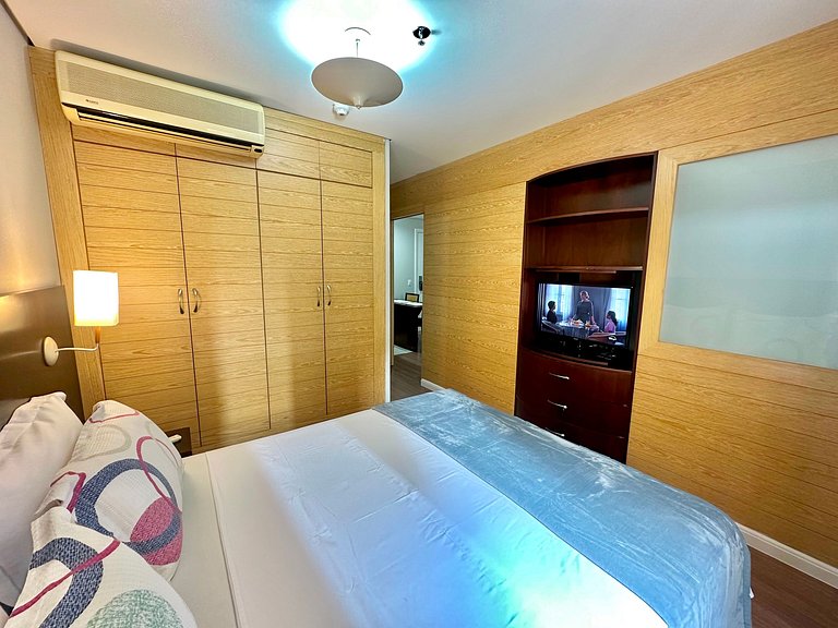 Times Square Jamaris 100 - UH 211