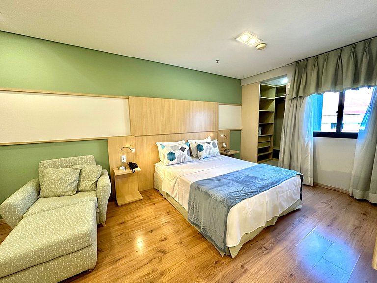 Flat Moderno Nações Unidas c/ Limpeza Diária e Rooftop