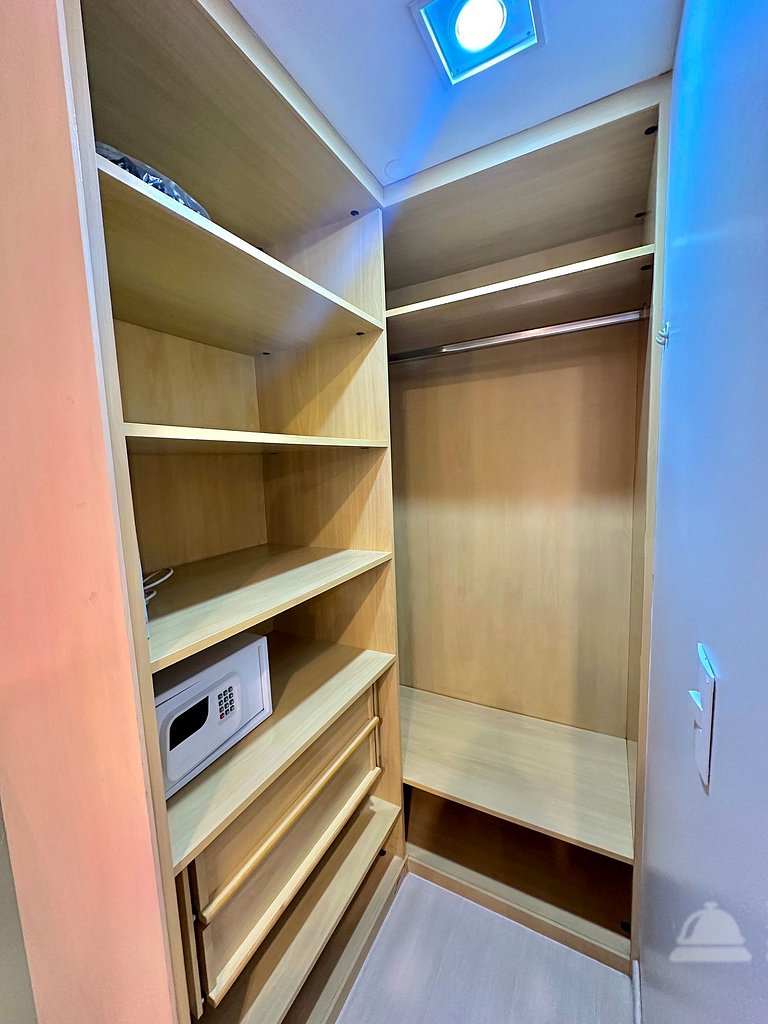 Flat Moderno Nações Unidas c/ Limpeza Diária e Rooftop