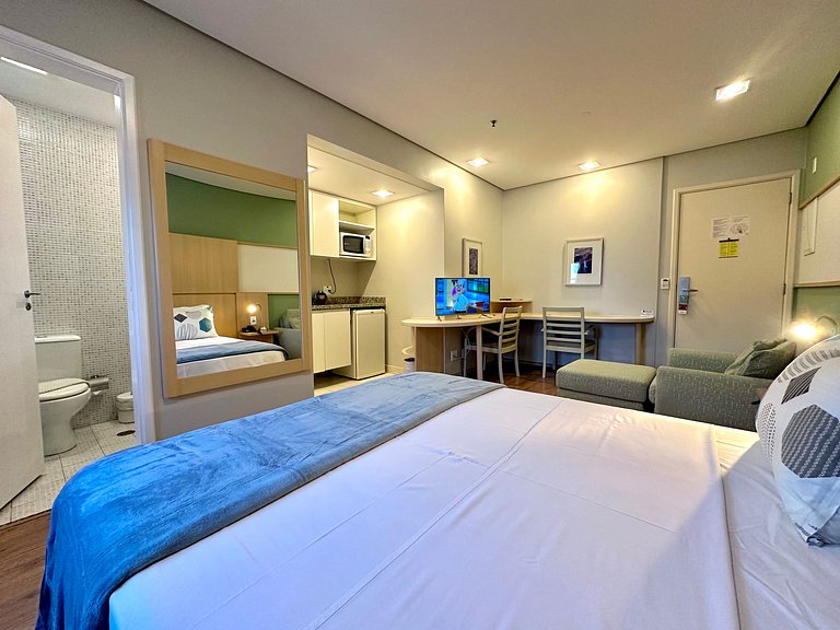 Flat Moderno Nações Unidas c/ Limpeza Diária e Rooftop