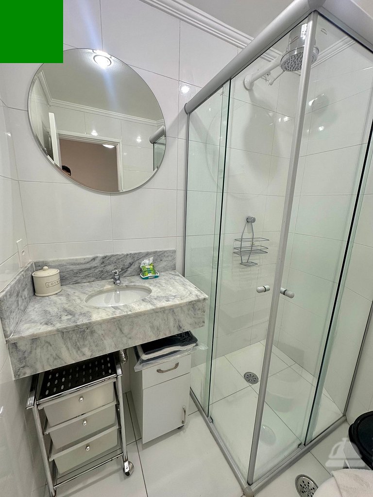 Apartamento c/ garagem, sacada e cozinha - UH 1111