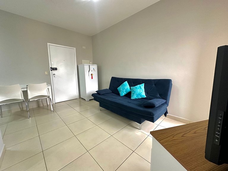 Apartamento c/ garagem, sacada e cozinha - UH 1111