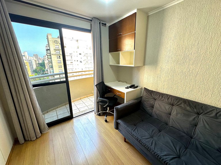 Flat Itaim Bibi reformado c ar condicionado UH2702