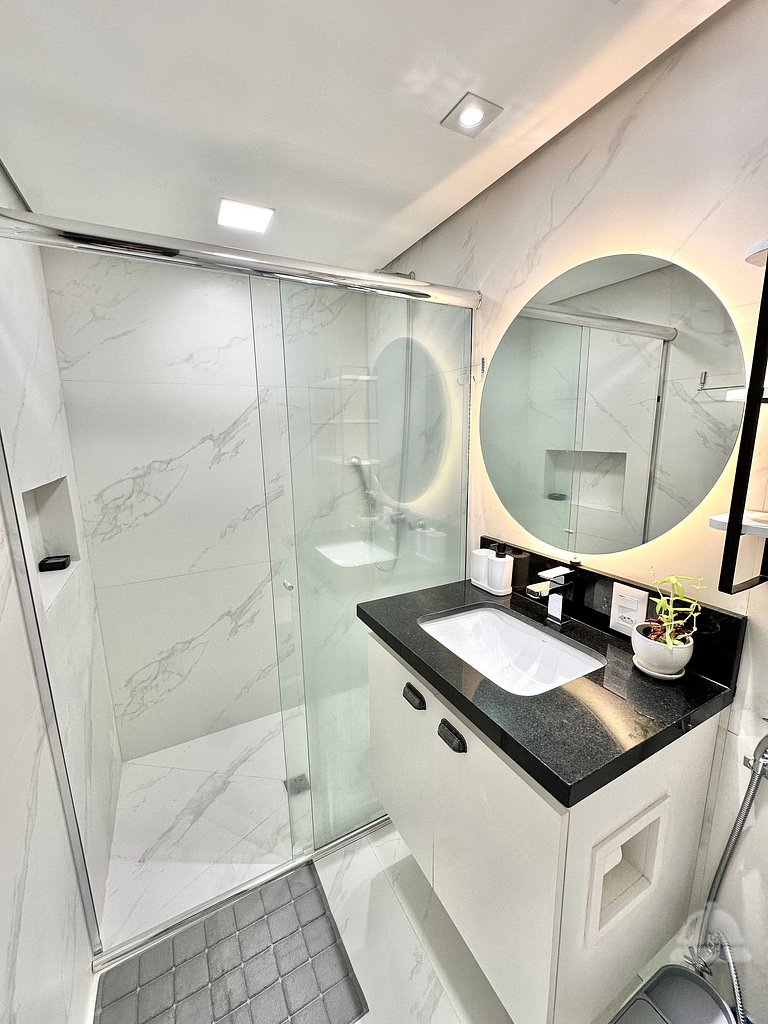 Flat sofisticado em Moema a 5 min. estação metrô e vaga de g