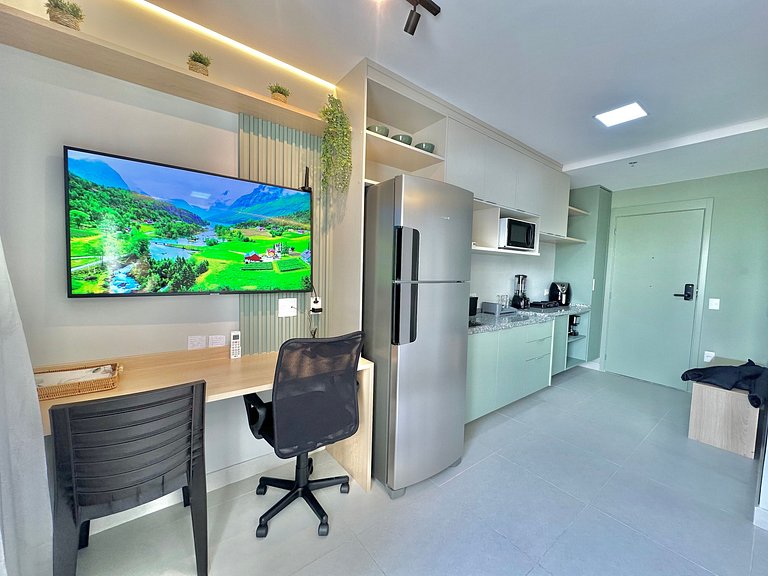 Studio reformado decorado Campo Belo UH 104