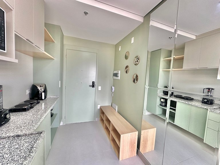 Studio reformado decorado Campo Belo UH 104