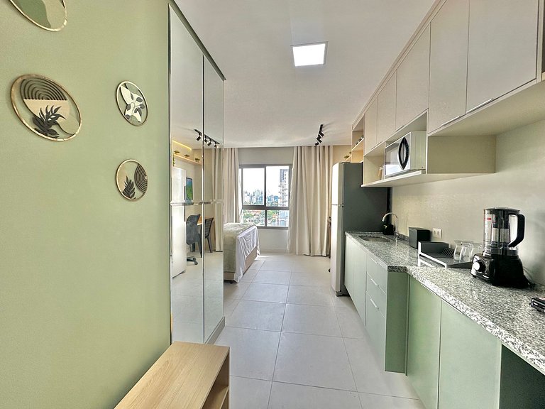 Studio reformado decorado Campo Belo UH 104