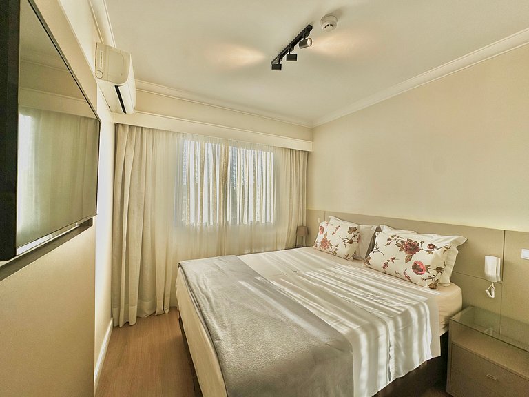 Apart-Hotel Próximo Metrô c/ garagem UH 1201