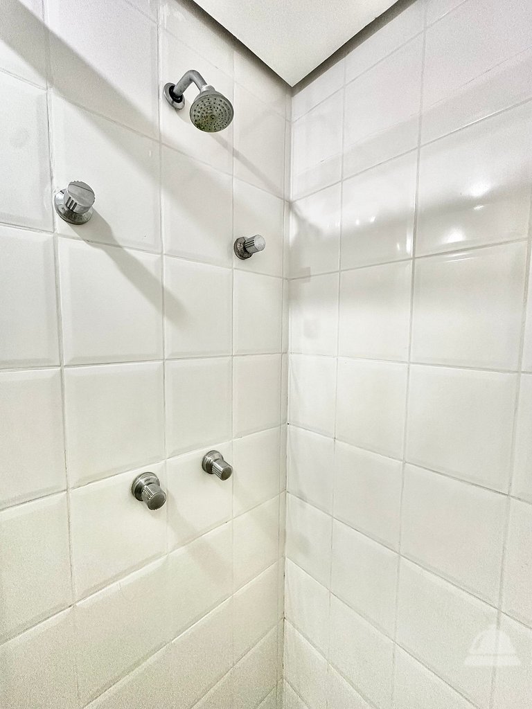 Apart-Hotel Próximo Metrô c/ garagem UH 1011