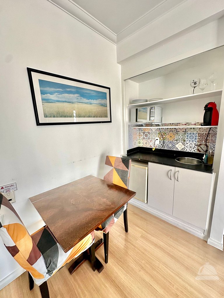 Apart-Hotel Próximo Metrô c/ garagem UH 1011