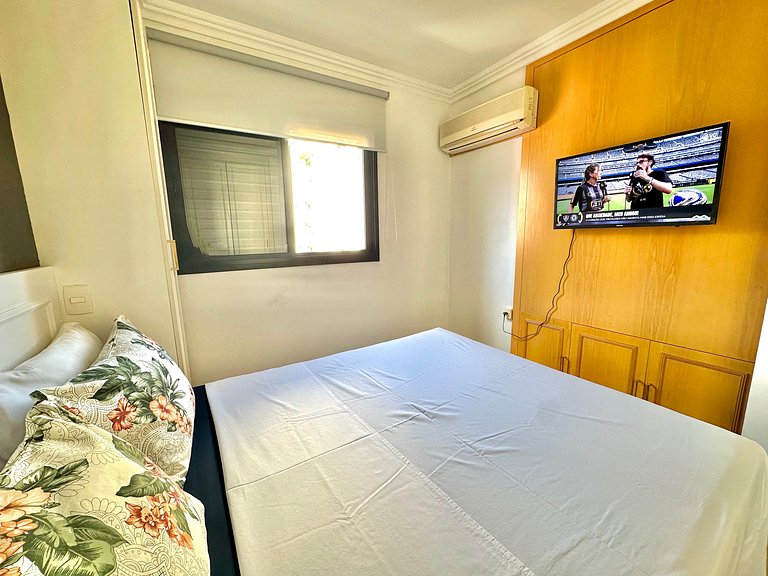 Apart-Hotel próximo metrô Moema c/ Garagem