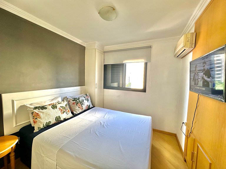 Residencial com serviços e garagem em Moema