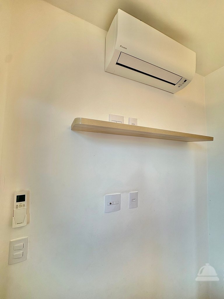 Studio c/ Sacada e 2 Ar-Cond. Vaga, 5min do Metrô