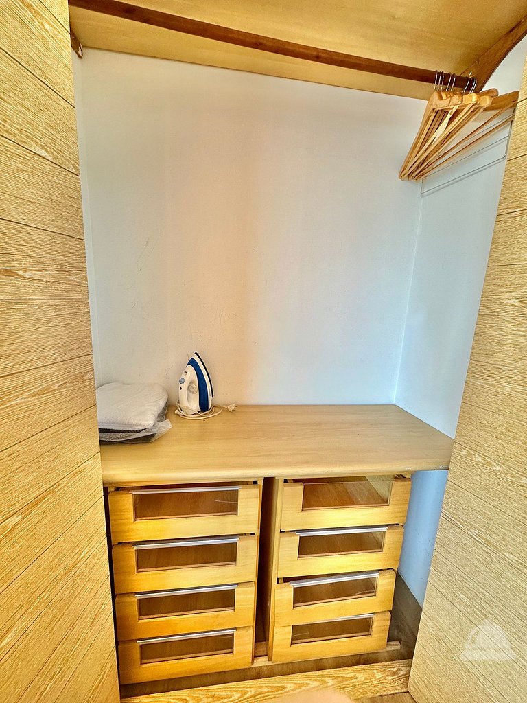 Studio c/ Sacada e 2 Ar-Cond. Vaga, 5min do Metrô