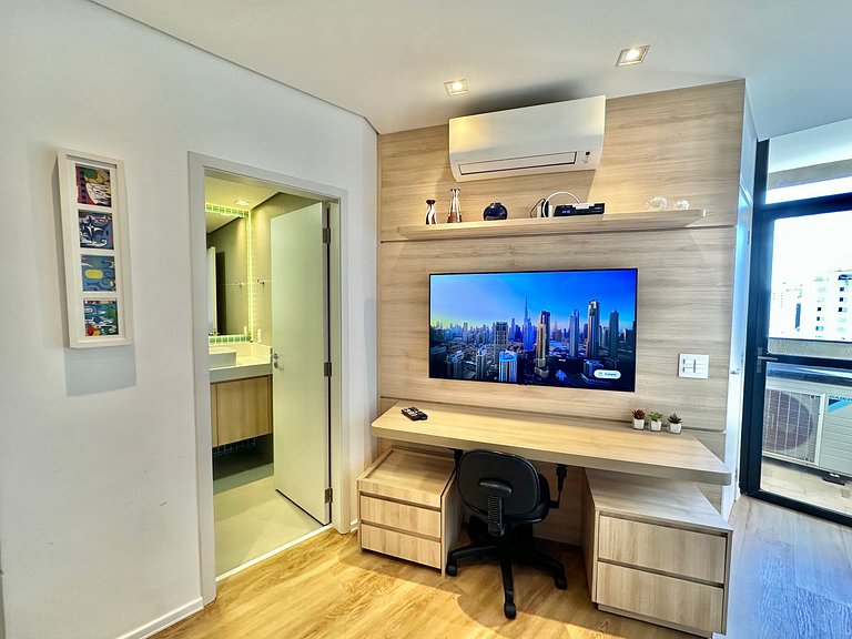 Studio c/ Sacada e 2 Ar-Cond. Vaga, 5min do Metrô