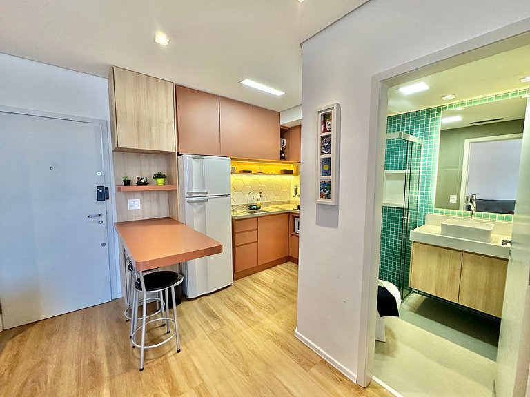 Studio c/ Sacada e 2 Ar-Cond. Vaga, 5min do Metrô