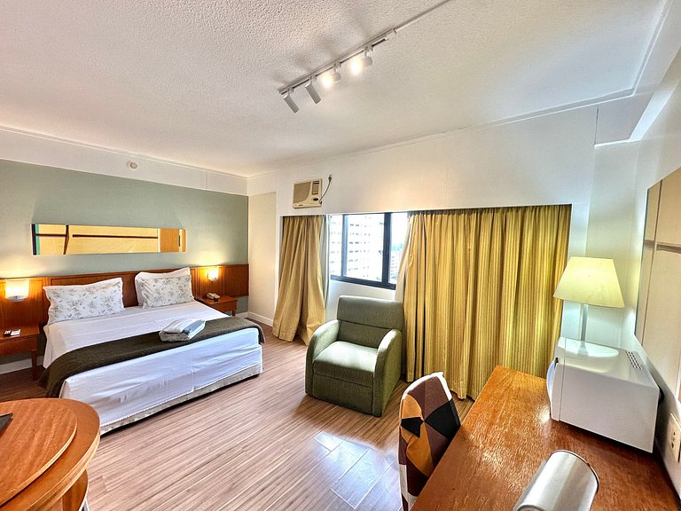 Flat Rua Borges Lagoa 1179 c/ garagem UH1008